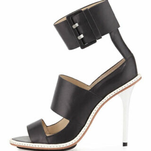 NWOB Women's Derek Lam 10 Crosby Sandals with Ankle Strap Size 10 - Picture 2 of 6